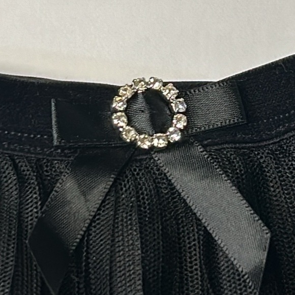 Seductivewear by Cinema Sheer Tulle Pleated Mini Skirt with Garters & Thong Sz M - Picture 6 of 11